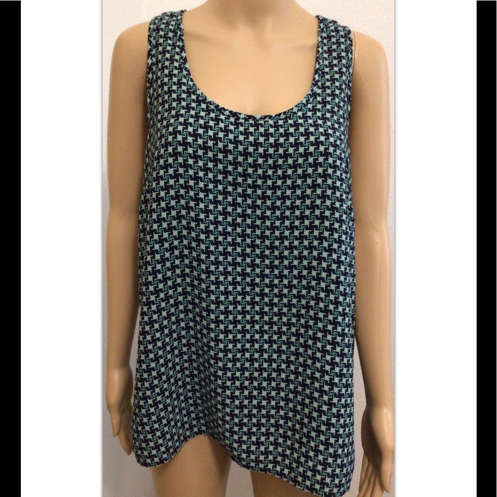 Tank top women’s Sz M lightweight